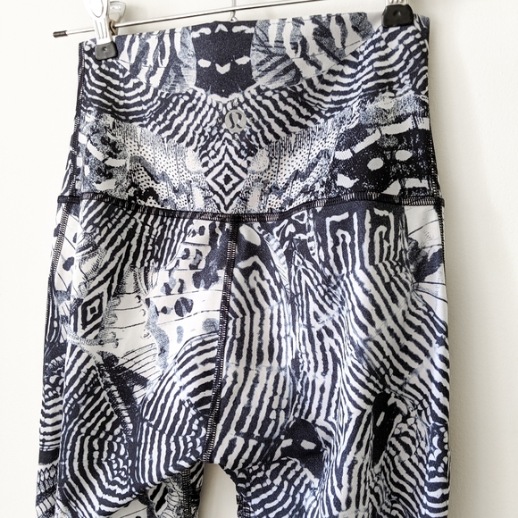 Rare Lululemon Wanderlust Highest Times Mesh Pant - Picture 6 of 8